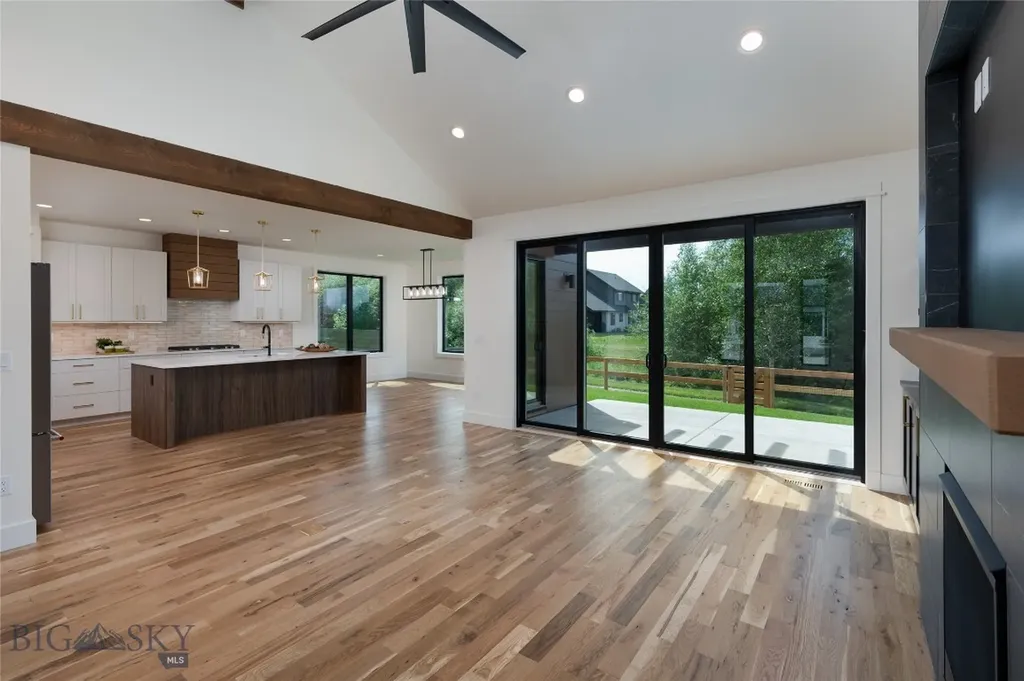 1431 Ryun Sun Bozeman MT 59718