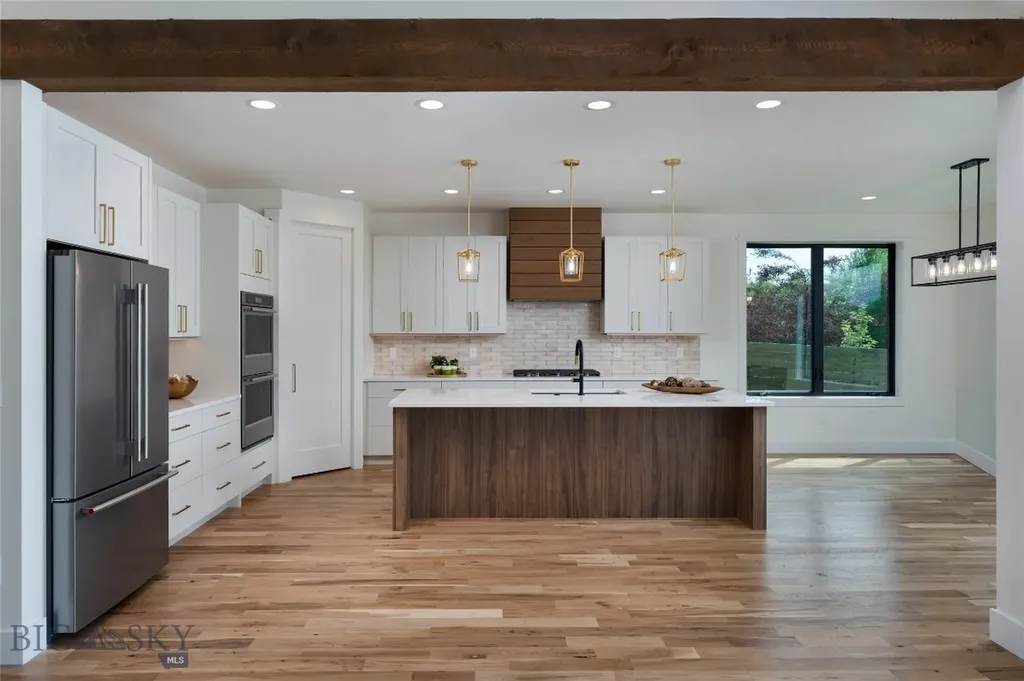 1431 Ryun Sun Bozeman MT 59718