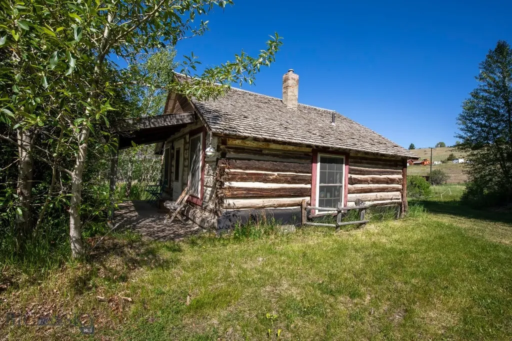 419 E Wallace Street E Virginia City MT 59755