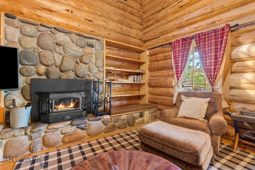 49824 Gallatin Road Gallatin Gateway MT 59730