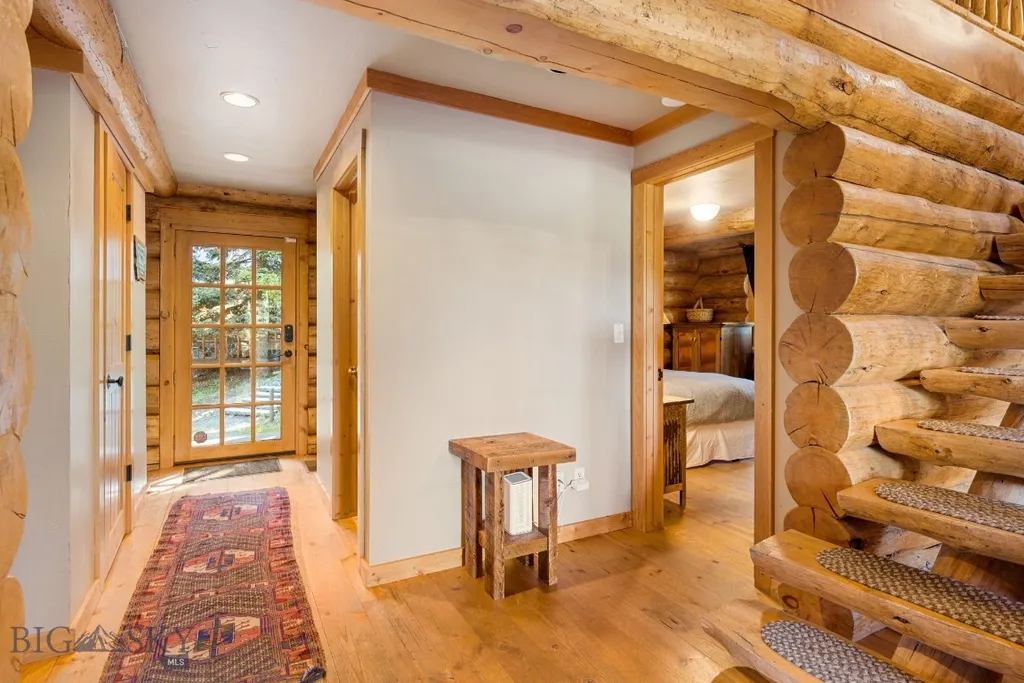 49824 Gallatin Road Gallatin Gateway MT 59730