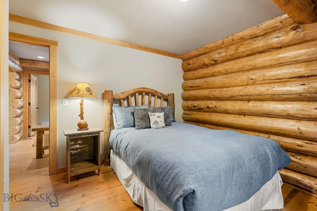 49824 Gallatin Road Gallatin Gateway MT 59730