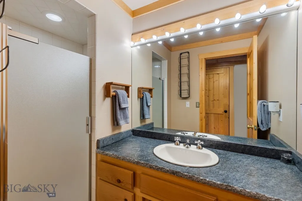 49824 Gallatin Road Gallatin Gateway MT 59730