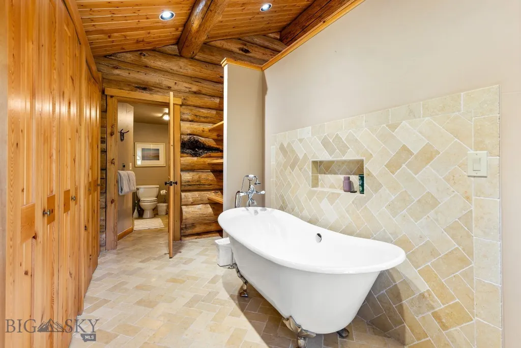 49824 Gallatin Road Gallatin Gateway MT 59730