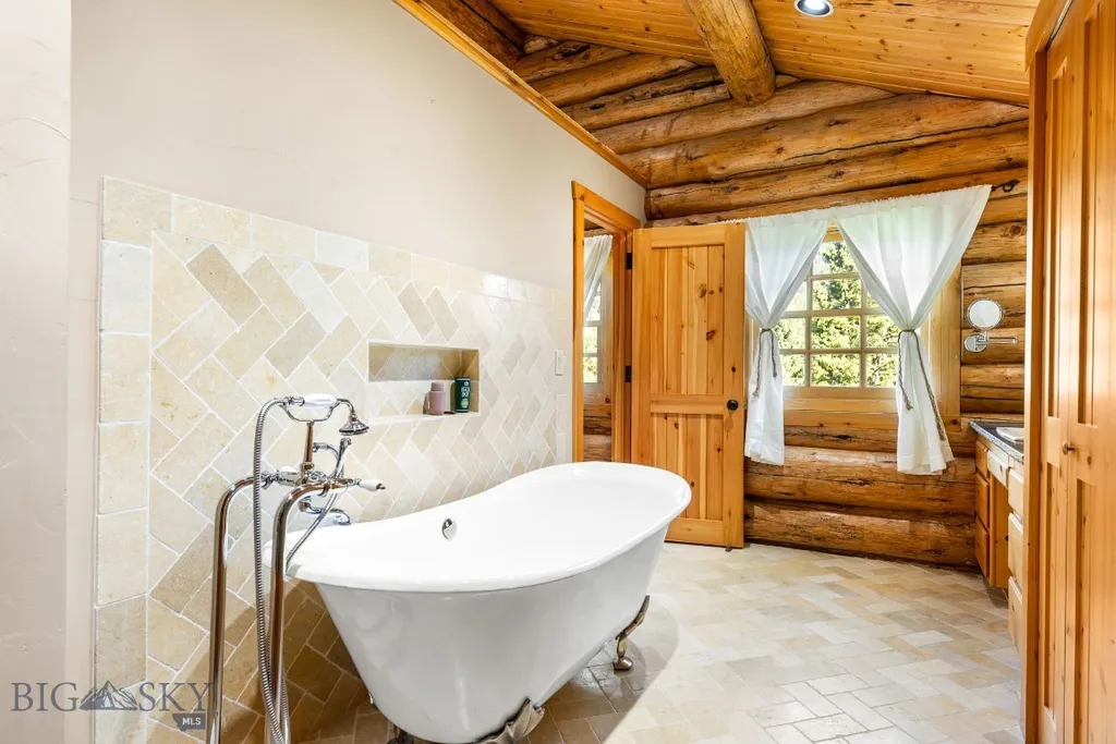 49824 Gallatin Road Gallatin Gateway MT 59730