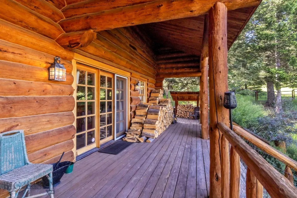 49824 Gallatin Road Gallatin Gateway MT 59730