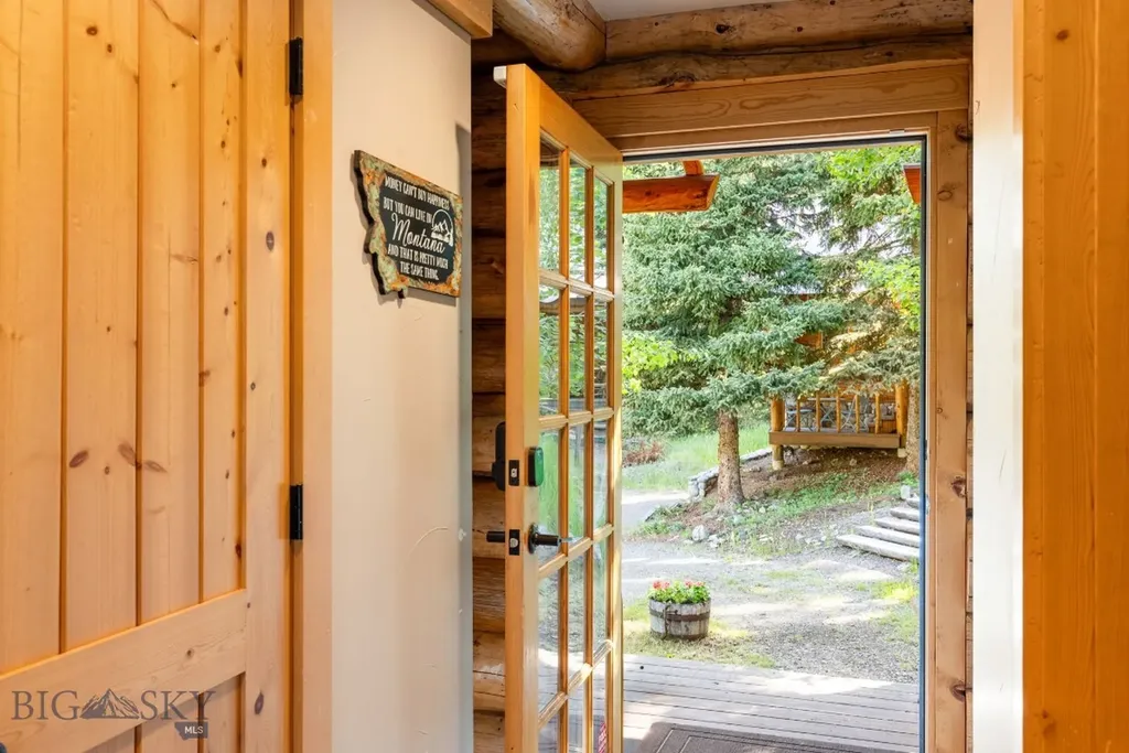 49824 Gallatin Road Gallatin Gateway MT 59730