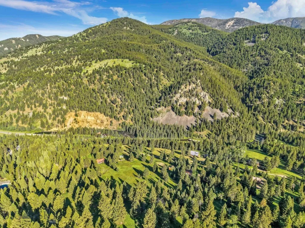 49824 Gallatin Road Gallatin Gateway MT 59730