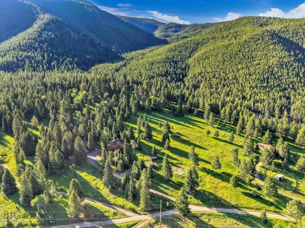 49824 Gallatin Road Gallatin Gateway MT 59730