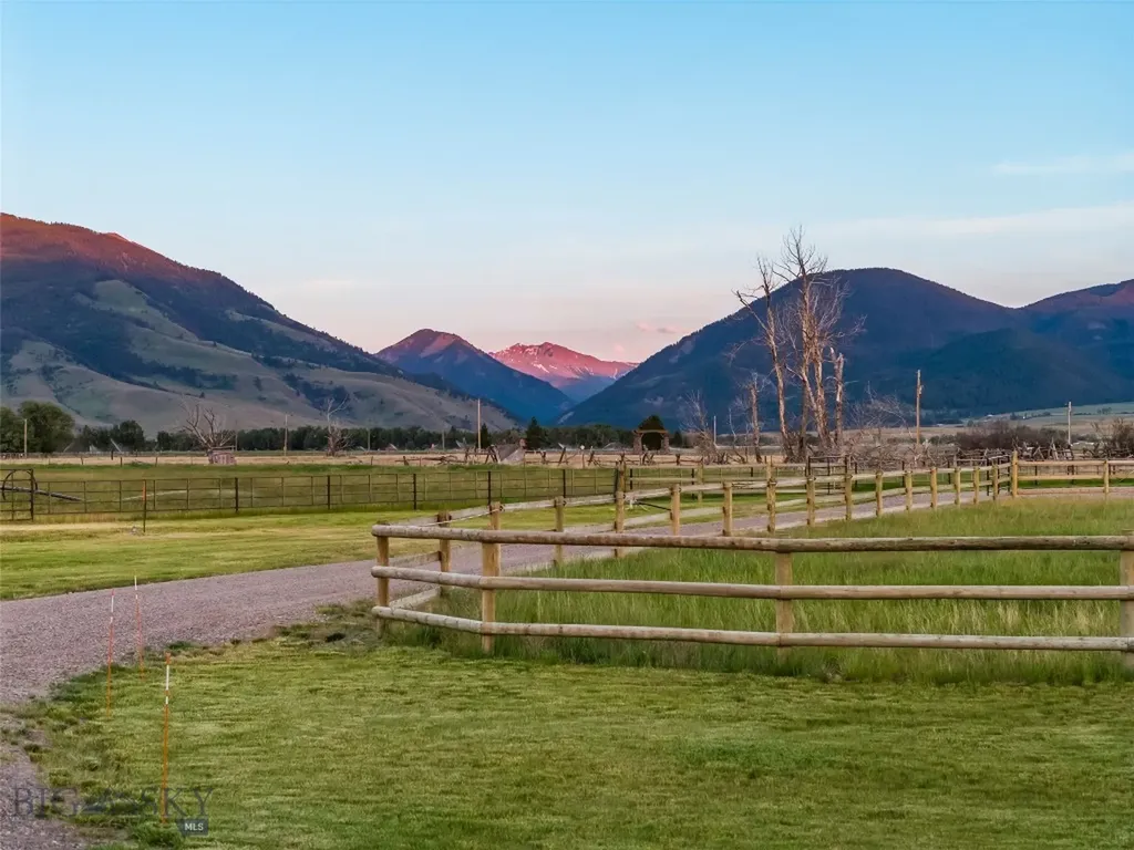 17 Packstring Trail Livingston MT 59047