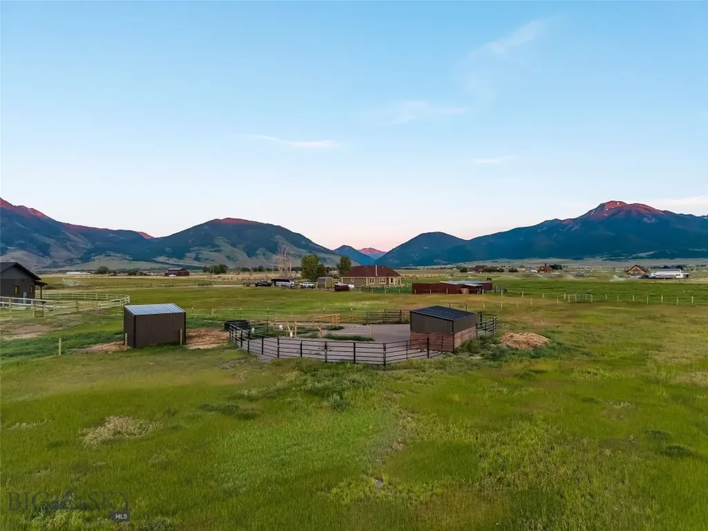 17 Packstring Trail Livingston MT 59047