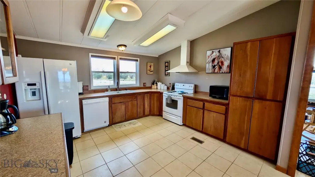 175 Sandy Lane Dillon MT 59725