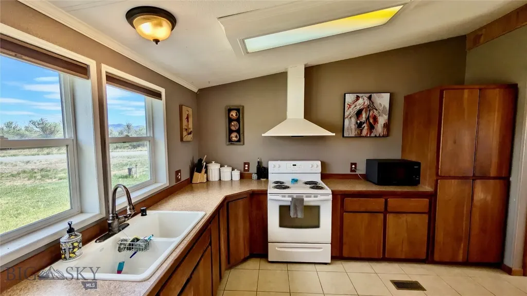 175 Sandy Lane Dillon MT 59725