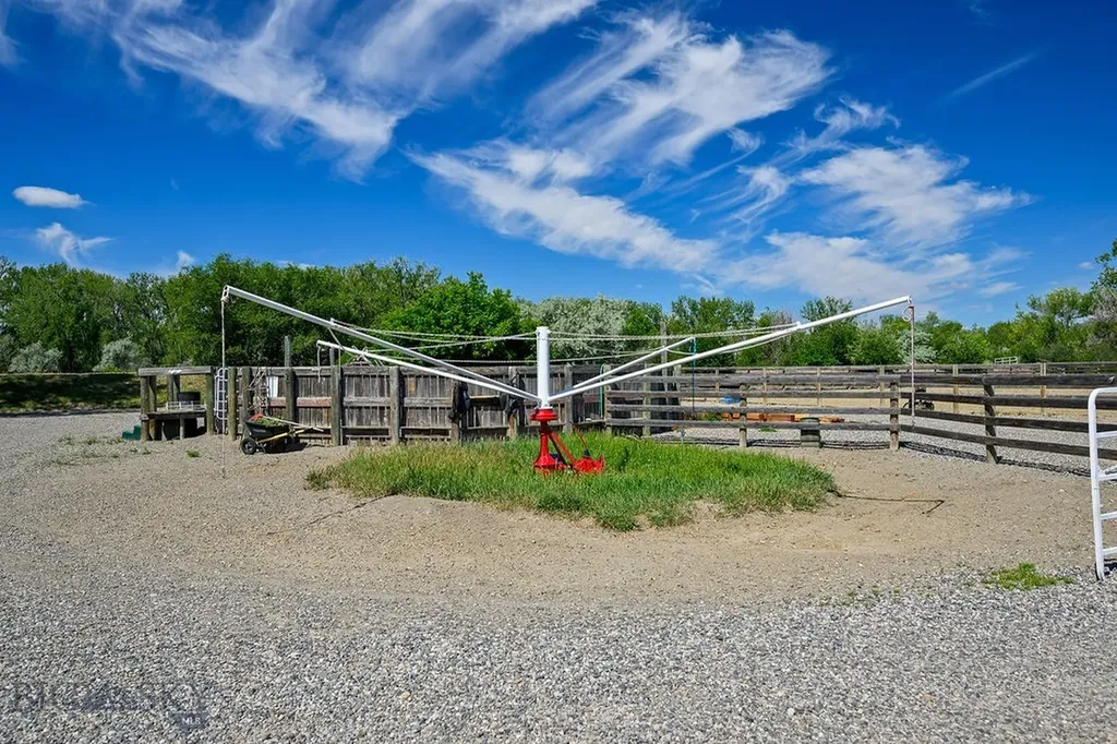 1650 Nahmis Avenue Huntley MT 59037
