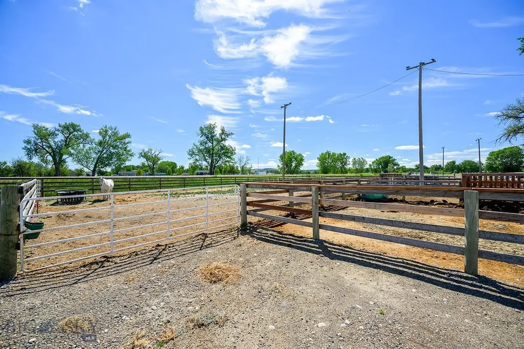 1650 Nahmis Avenue Huntley MT 59037