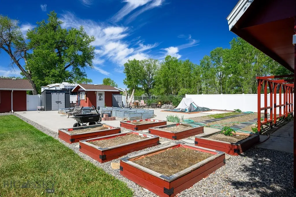 1650 Nahmis Avenue Huntley MT 59037