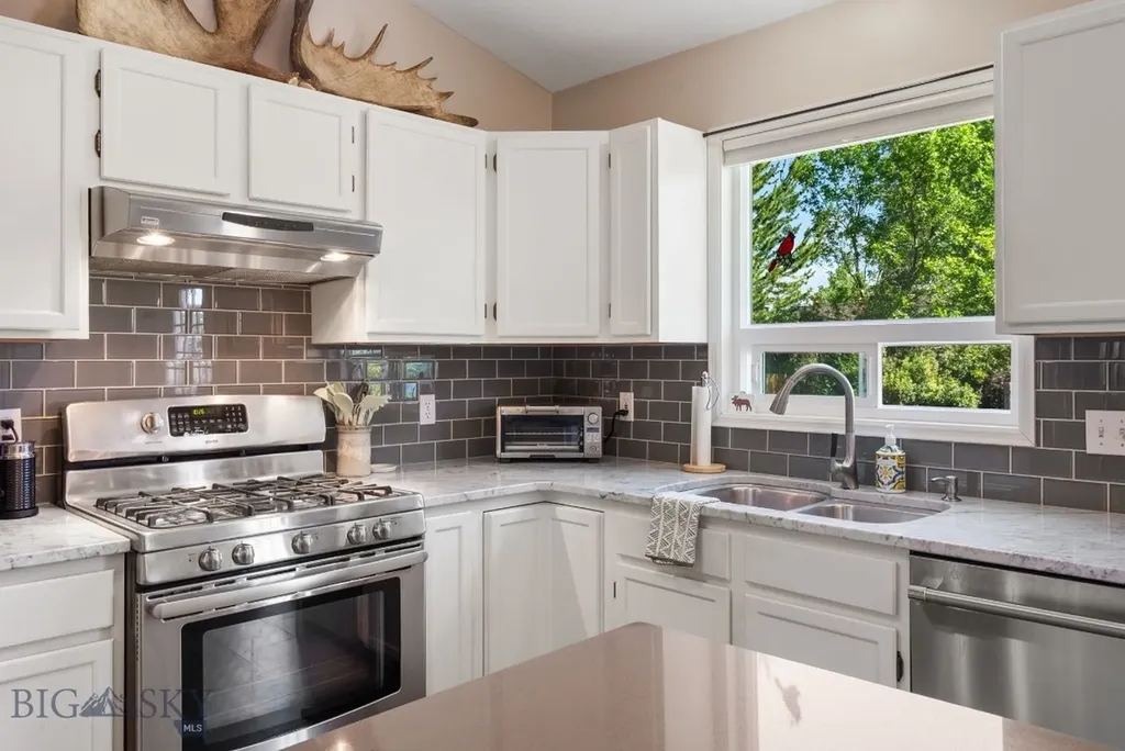 1011 Silverbow Belgrade MT 59714