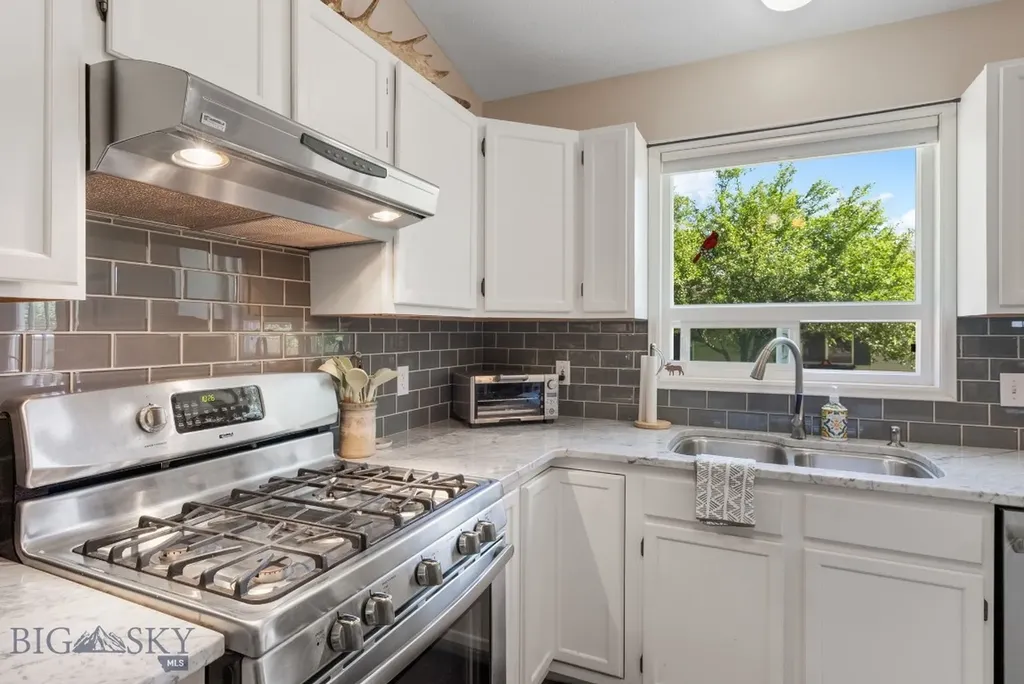 1011 Silverbow Belgrade MT 59714