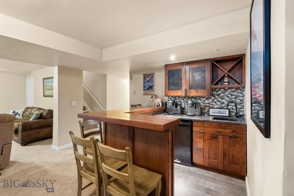 1011 Silverbow Belgrade MT 59714