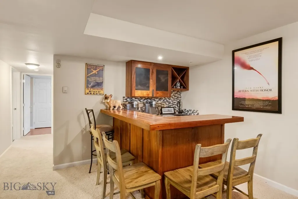 1011 Silverbow Belgrade MT 59714