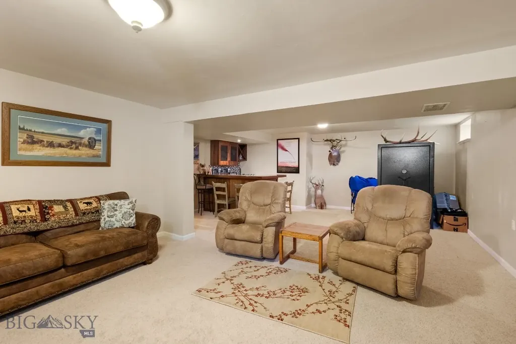 1011 Silverbow Belgrade MT 59714