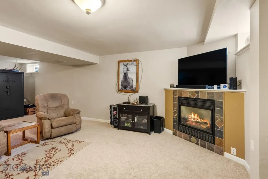 1011 Silverbow Belgrade MT 59714