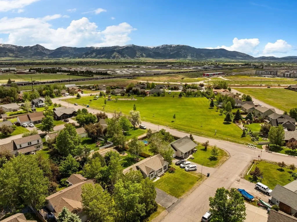 1011 Silverbow Belgrade MT 59714