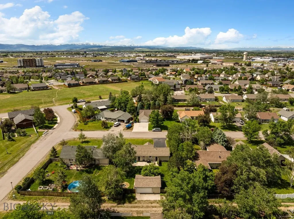 1011 Silverbow Belgrade MT 59714