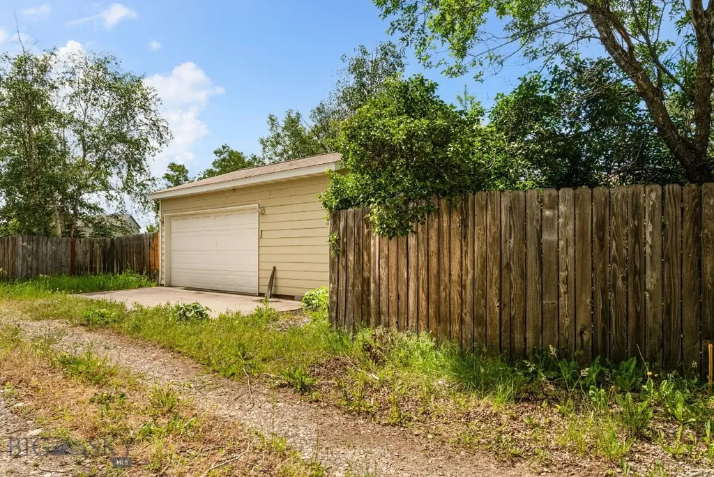 1011 Silverbow Belgrade MT 59714