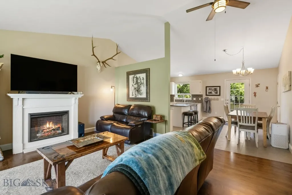 1011 Silverbow Belgrade MT 59714