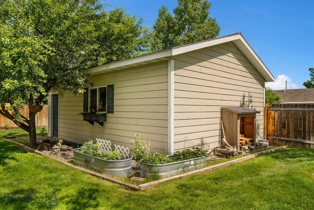 1011 Silverbow Belgrade MT 59714