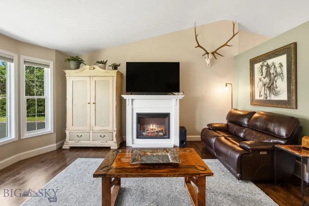 1011 Silverbow Belgrade MT 59714