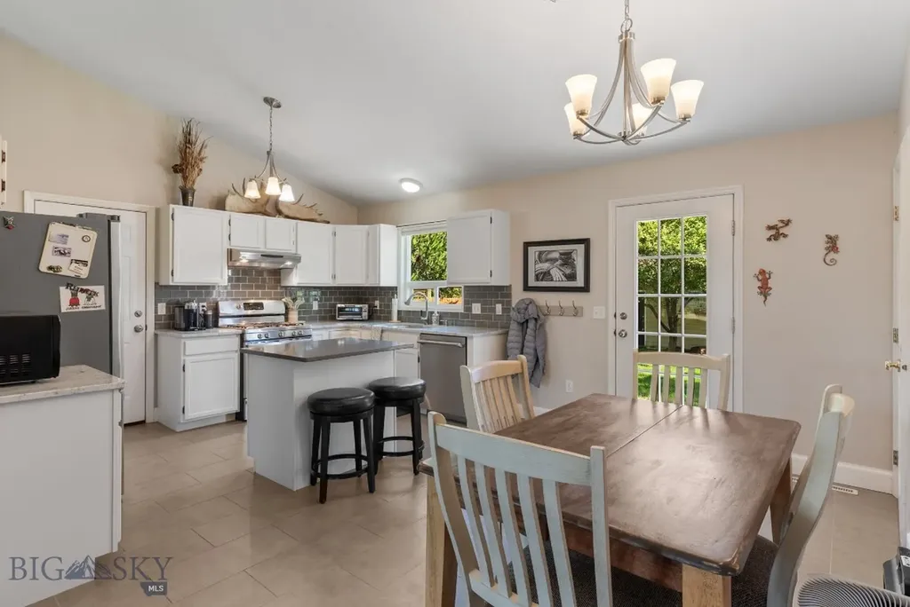 1011 Silverbow Belgrade MT 59714