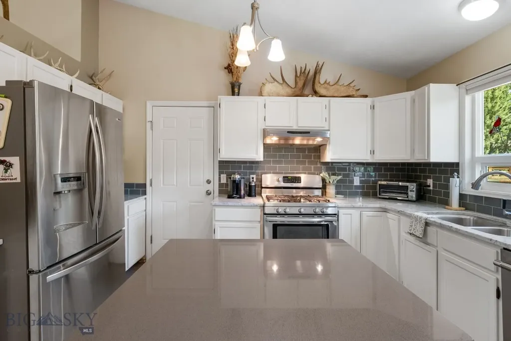 1011 Silverbow Belgrade MT 59714