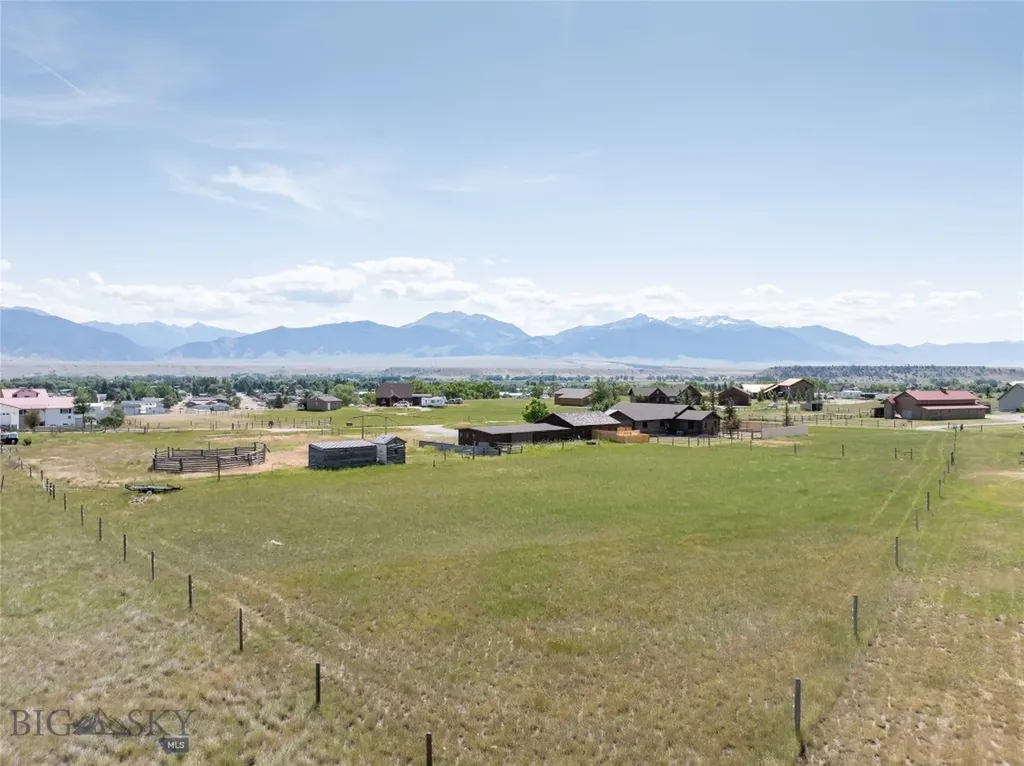 Ennis MT 59729