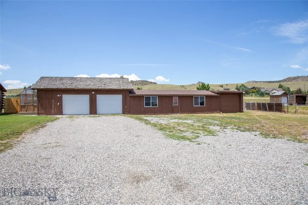 Ennis MT 59729