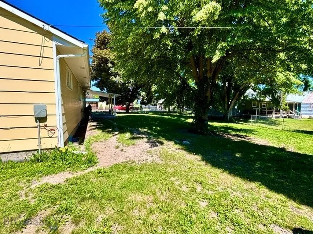 206 Stanton Street Plains MT 59859