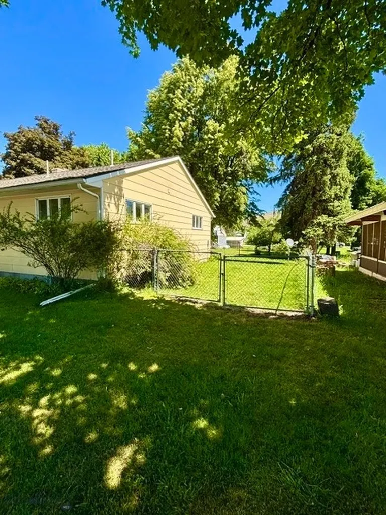 206 Stanton Street Plains MT 59859