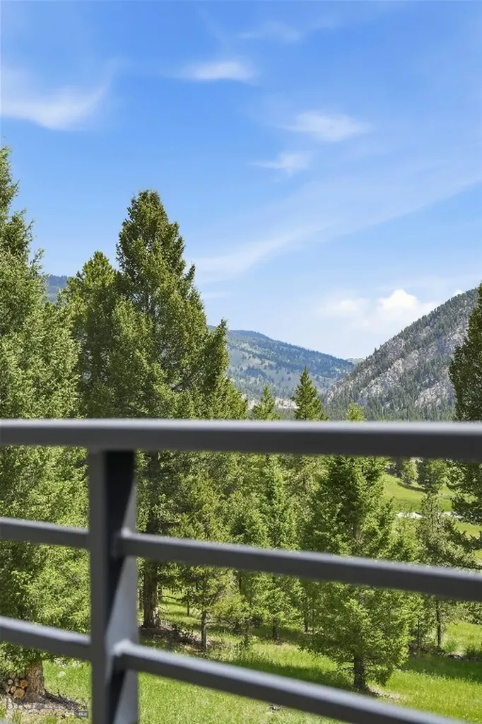 106 Gallatin Foothills Drive Gallatin Gateway MT 59730