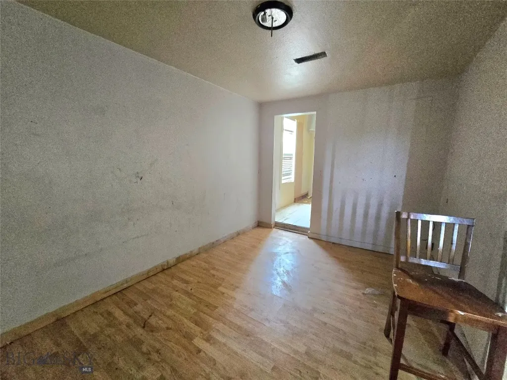 17 W La Platte Butte MT 59701