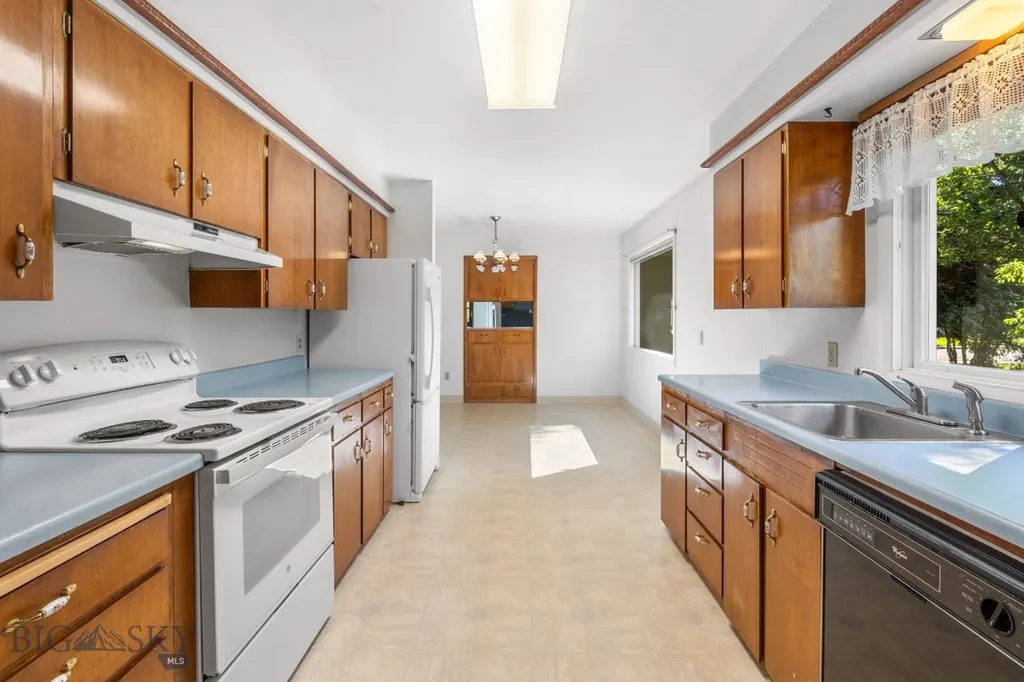 410 S Wyoming Street Dillon MT 59725