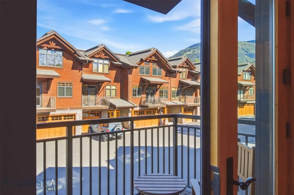 2500 Little Coyote Big Sky MT 59716