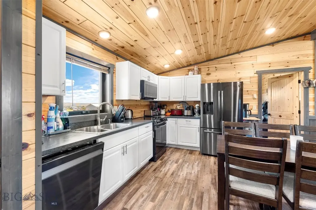 15 Sapphire Way Sheridan MT 59749
