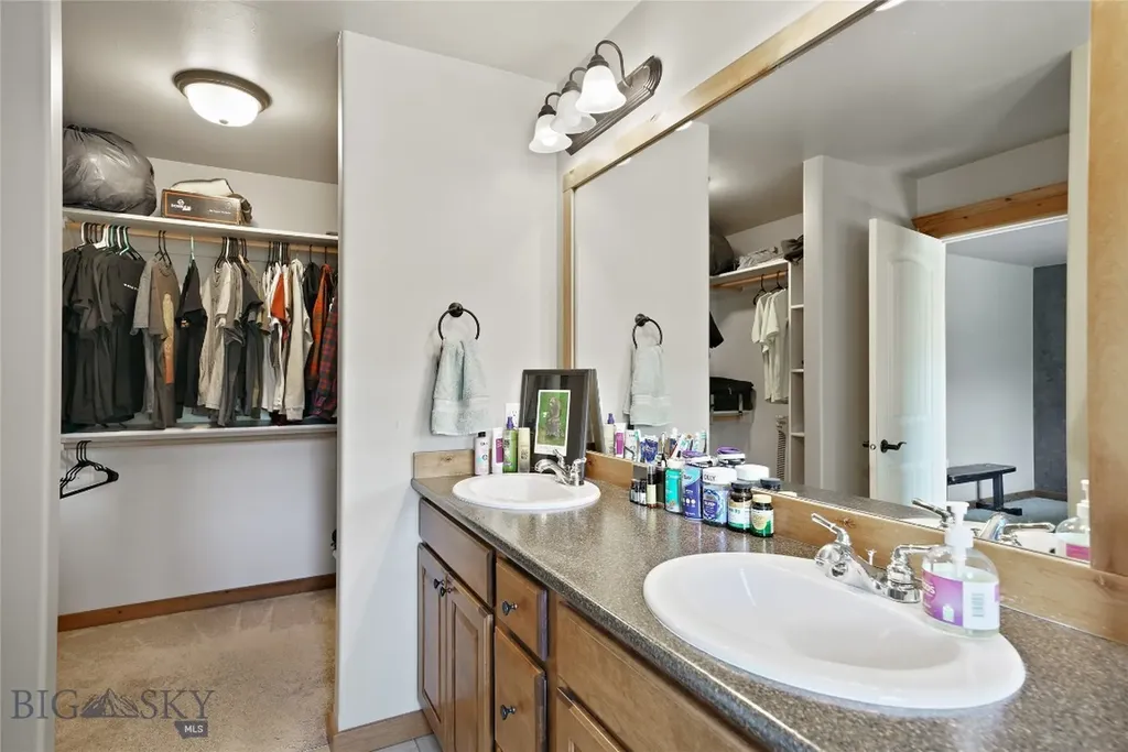 2935 Warbler Way Bozeman MT 59718