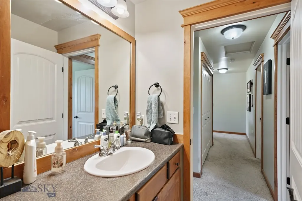 2935 Warbler Way Bozeman MT 59718