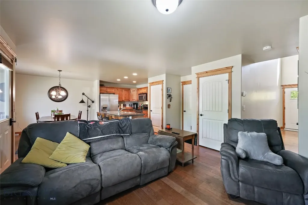 2935 Warbler Way Bozeman MT 59718