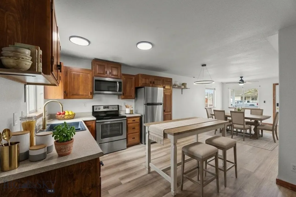 72 W Magnolia Drive Belgrade MT 59714
