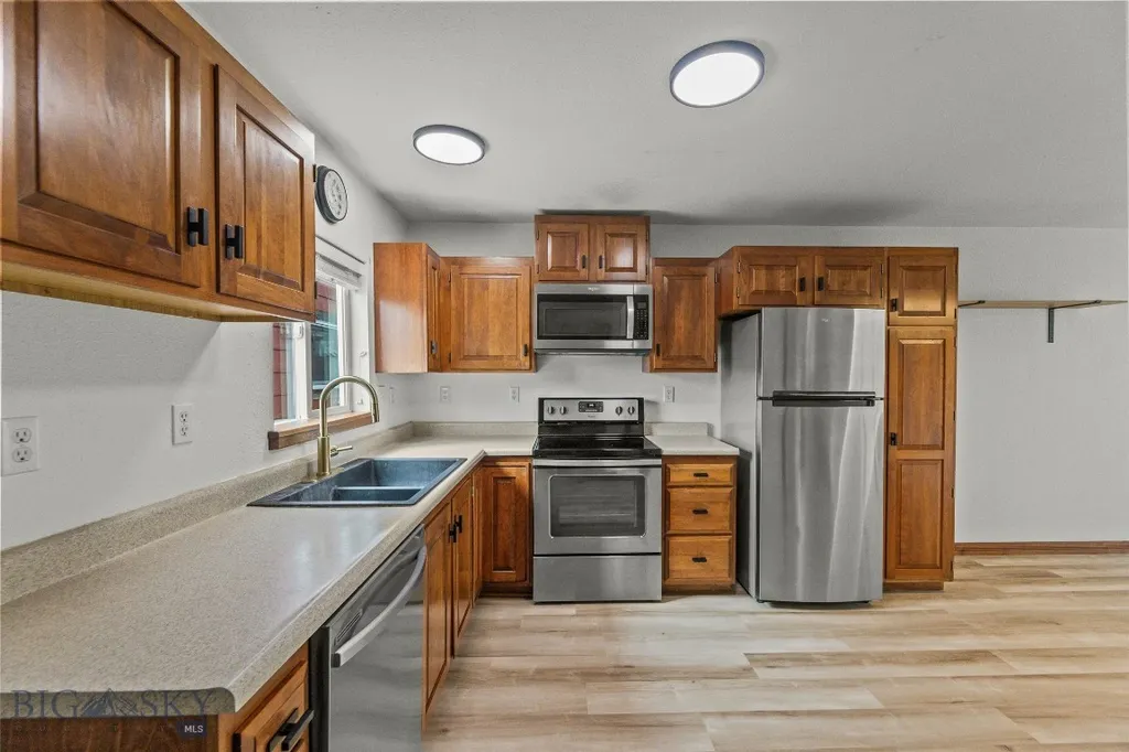 72 W Magnolia Drive Belgrade MT 59714