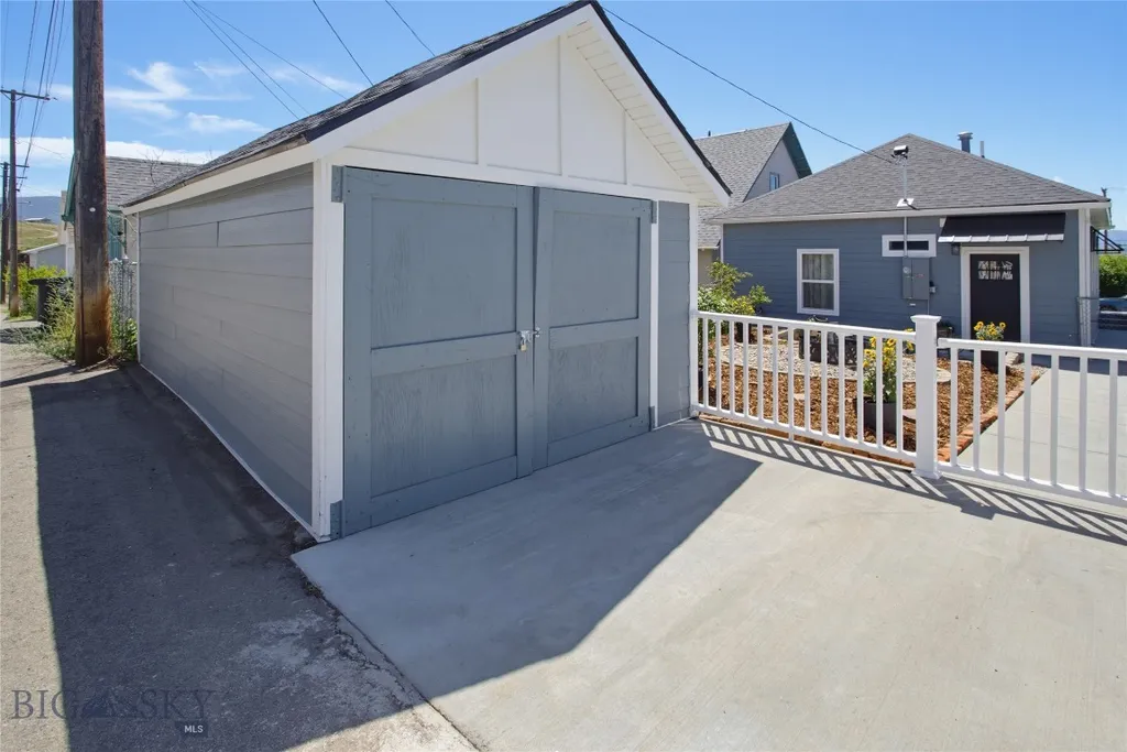 837 Zarelda Butte MT 59701
