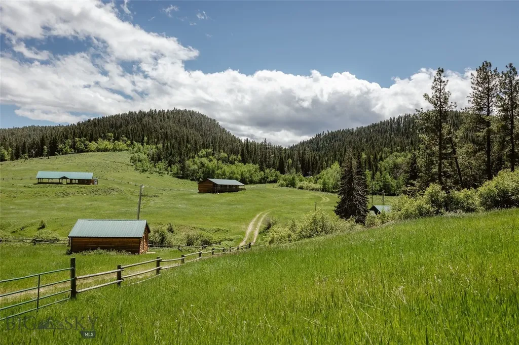 Lewistown MT 59457